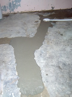 Murat golv i källaren. 